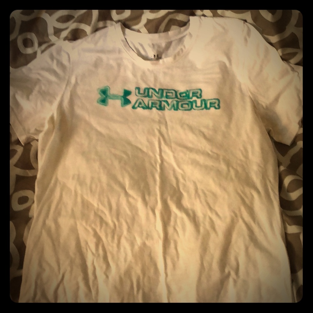 Under Armour shirt size med